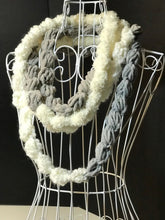 Load image into Gallery viewer, Chunky infinity scarf for women