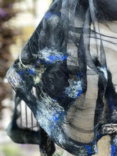 Load image into Gallery viewer, Women Felted Scarf