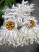 Load image into Gallery viewer, Christmas gift, Natural locks, Wool fleece for felting, Spinning, Needle felting, Waldorf hair, Minifee monster, Doll making, Craft supply