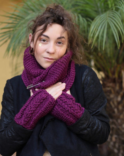 Purple scarf and mittens set