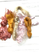 Load image into Gallery viewer, Kit for felting brooches. Supplies for Felting, DIY Kit-The Garden of Felt by Marina